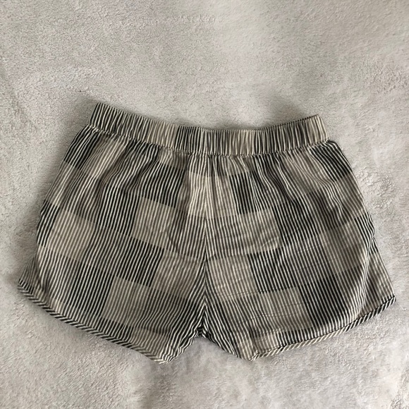 Madewell Pull-On Shorts in Striped Check - Picture 4 of 7